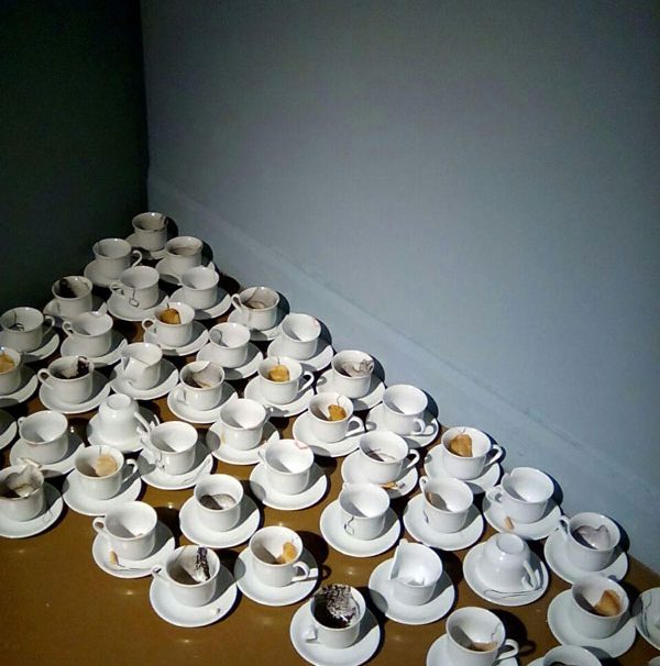 نقد نمایشگاه نهست