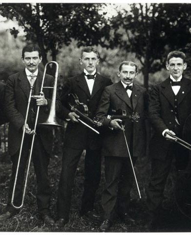 قهرمانی در دیدن