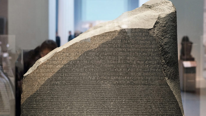 سنگ رزتا اثر باستانی دزدیده شده مصر
