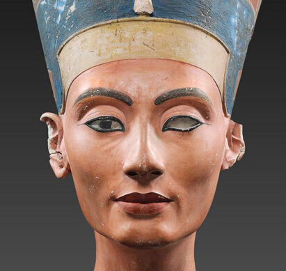 آثار باستانی دزدیده شده و نیم تنه نفرتیتی