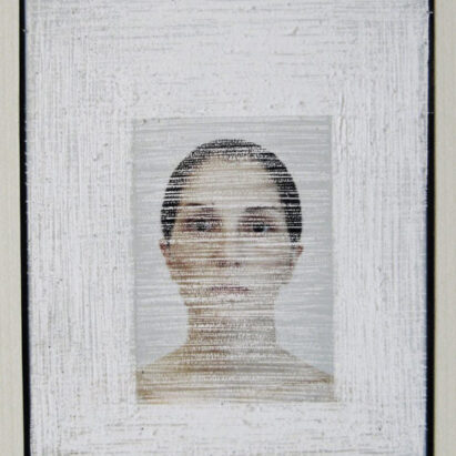 هنرمند منتقد غزاله هدایت