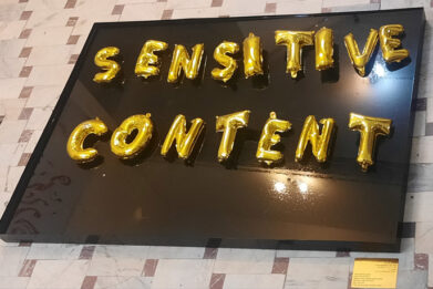 مونا رهنما هلالی چیدمان حاوی محتوای حساس