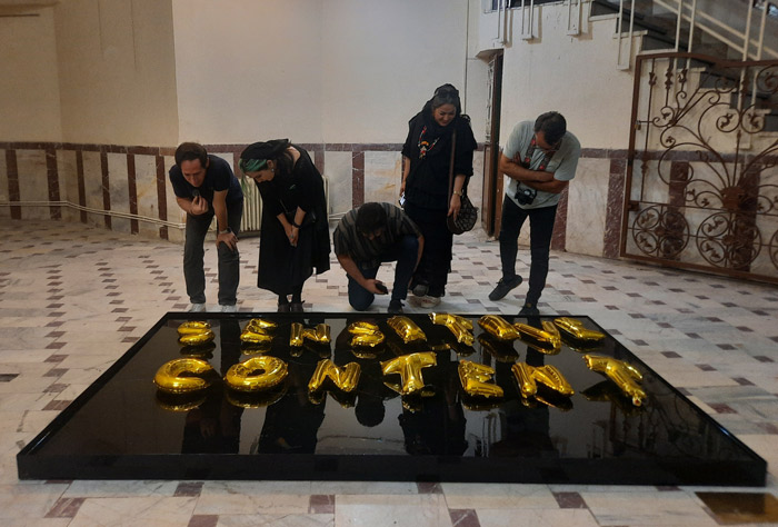 مونا رهنما هلالی چیدمان حاوی محتوای حساس